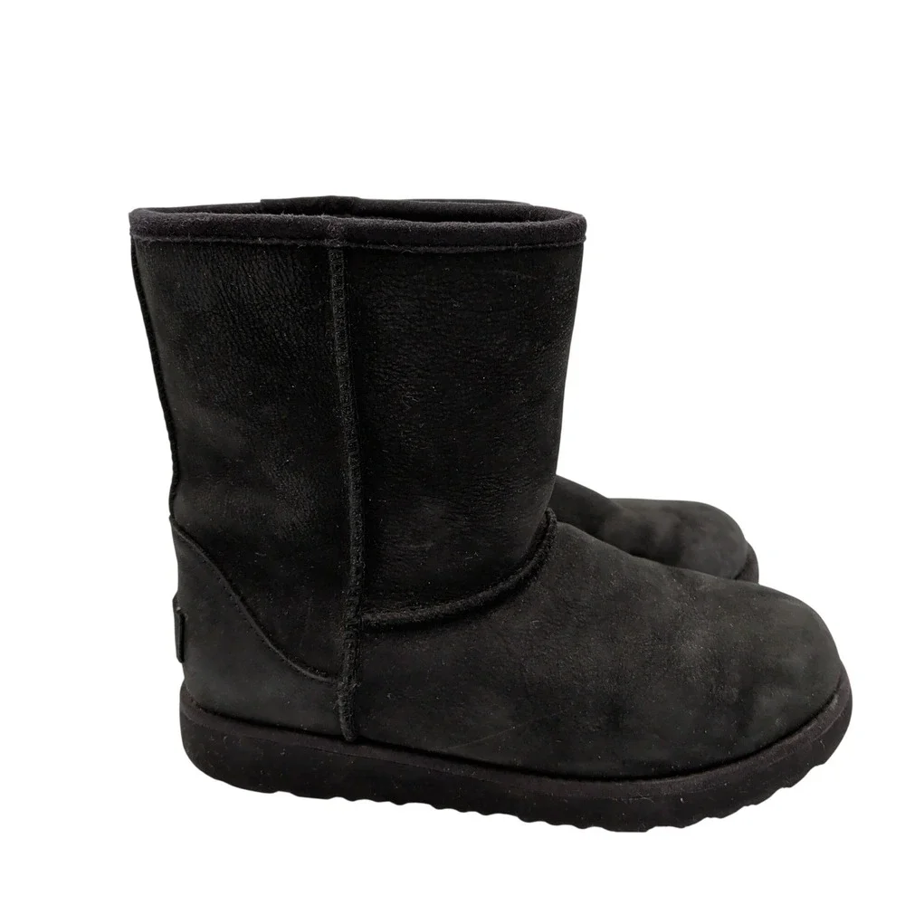 UGG Classic Short II Black Leather Sheepskin Boot Waterproof Girls 3 101964K Kid